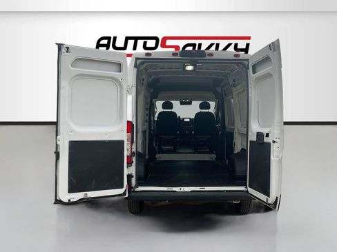 Used 2025 RAM ProMaster 2500 w/ Convenience Group FWD image 22