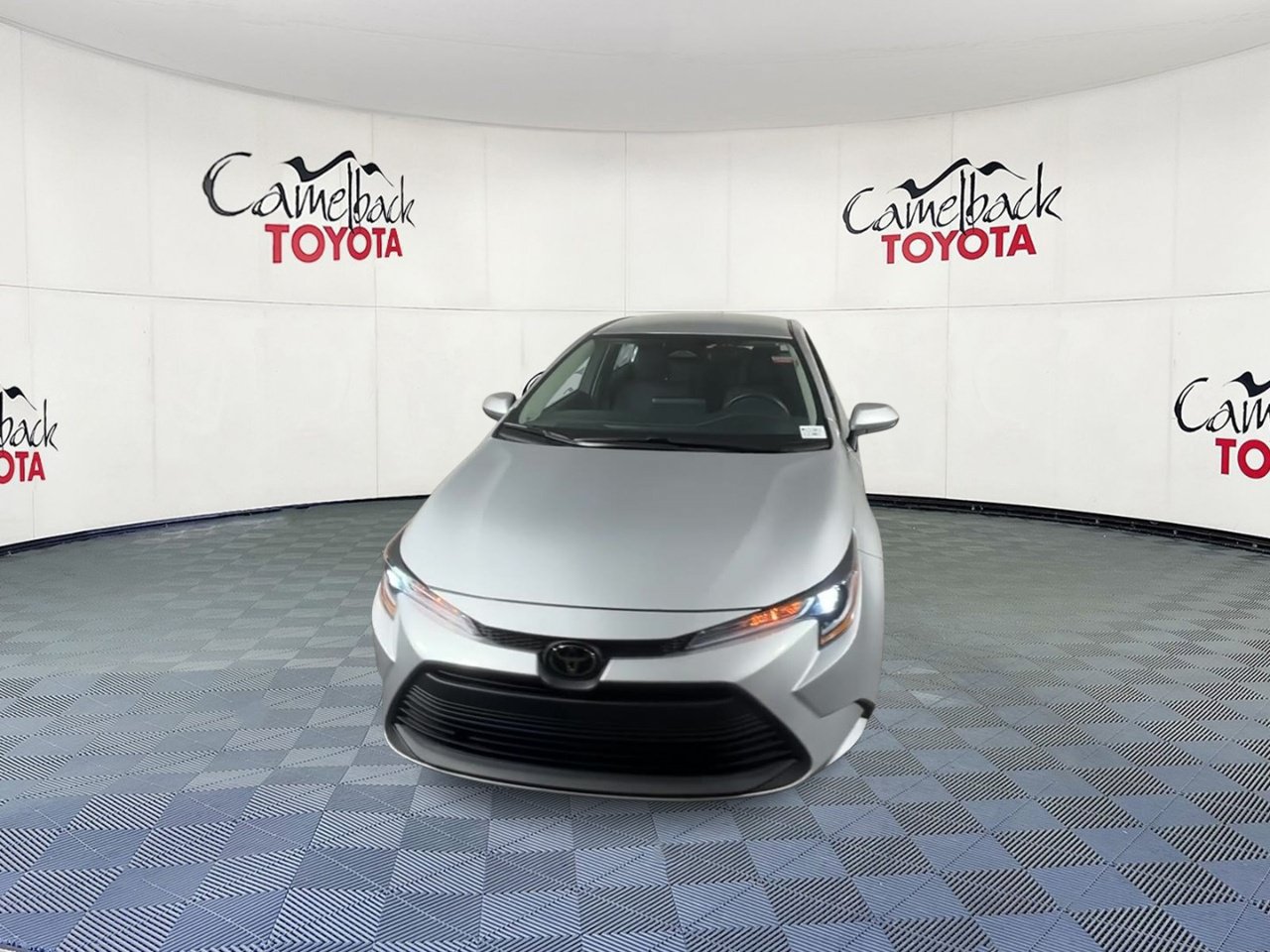Used 2025 Toyota Corolla LE FWD image 6