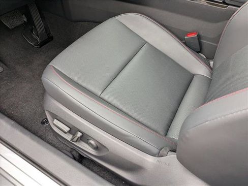 New 2026 Toyota Prius Plug-In Hybrid image 4