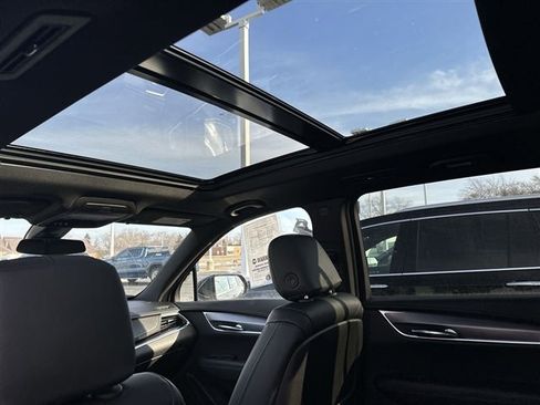 Certified 2024 Cadillac XT6 Luxury image 21