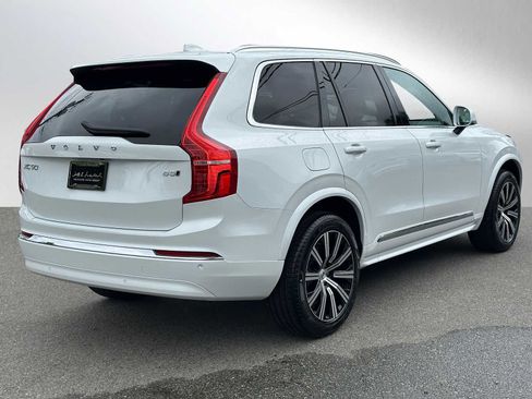 Used 2025 Volvo XC90 B5 Core image 3
