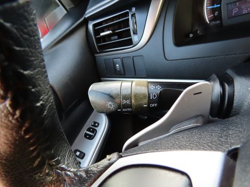 Used 2012 Toyota Camry SE image 32