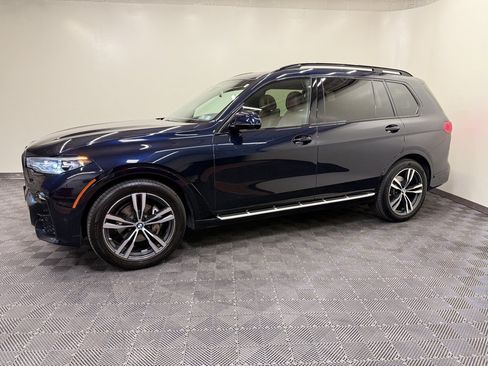 Used 2022 BMW X7 xDrive40i w/ M Sport Package AWD/4WD image 2