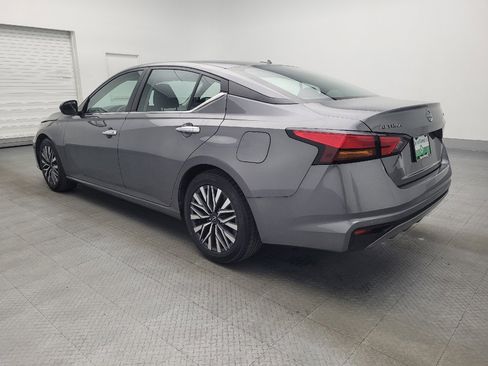 Used 2024 Nissan Altima 2.5 SV image 3