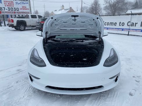 Used 2023 Tesla Model 3 Standard Range image 9