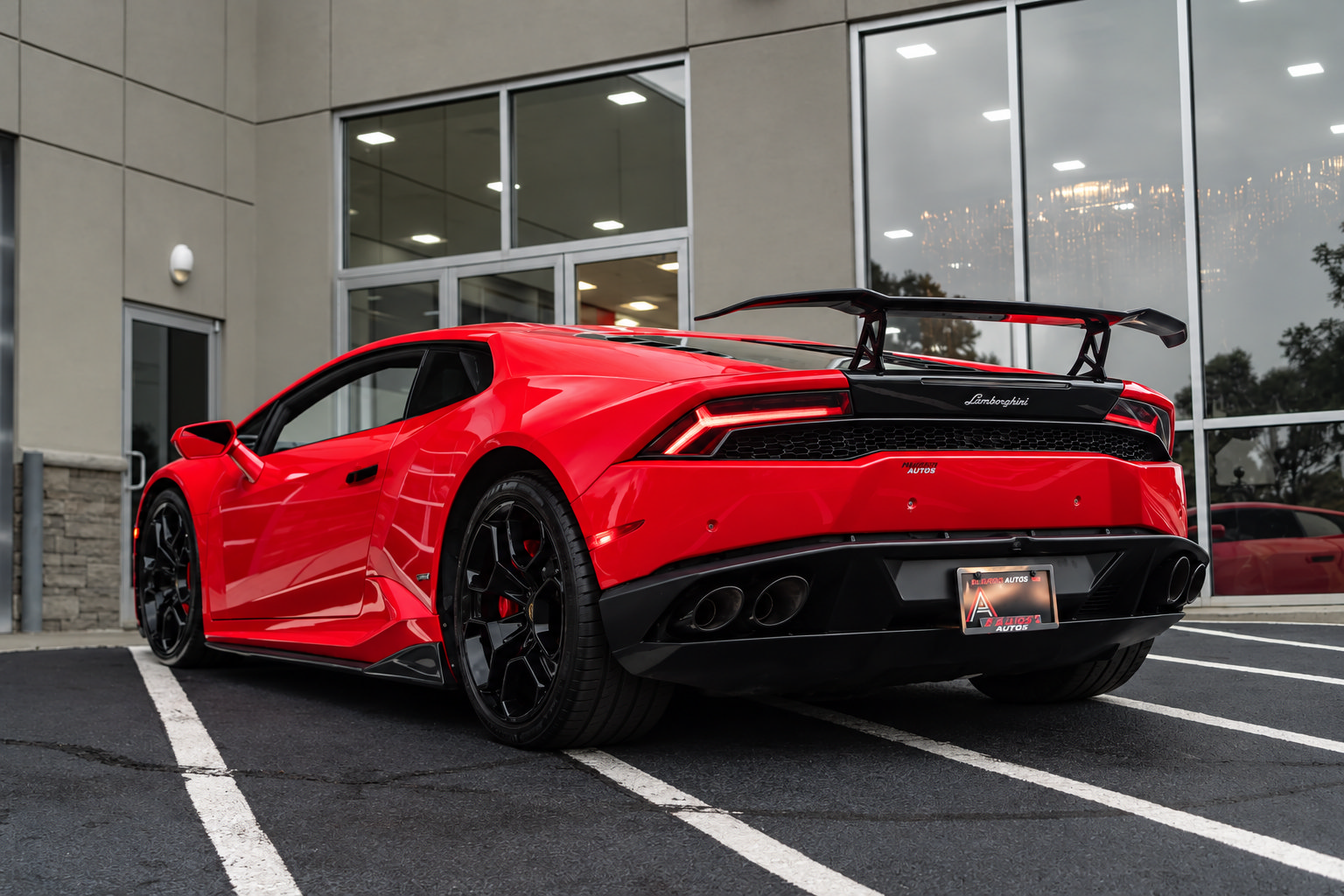 Used 2015 Lamborghini Huracan LP 610-4 AWD/4WD image 8