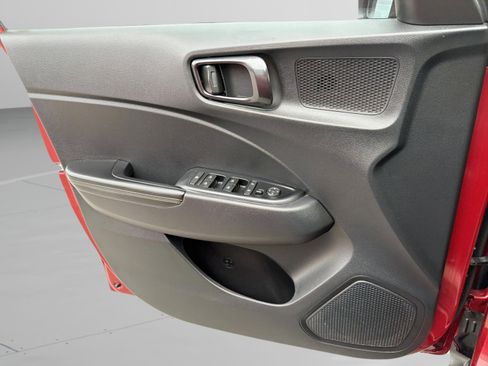 Used 2023 Hyundai Venue Limited w/ Cargo Package image 29