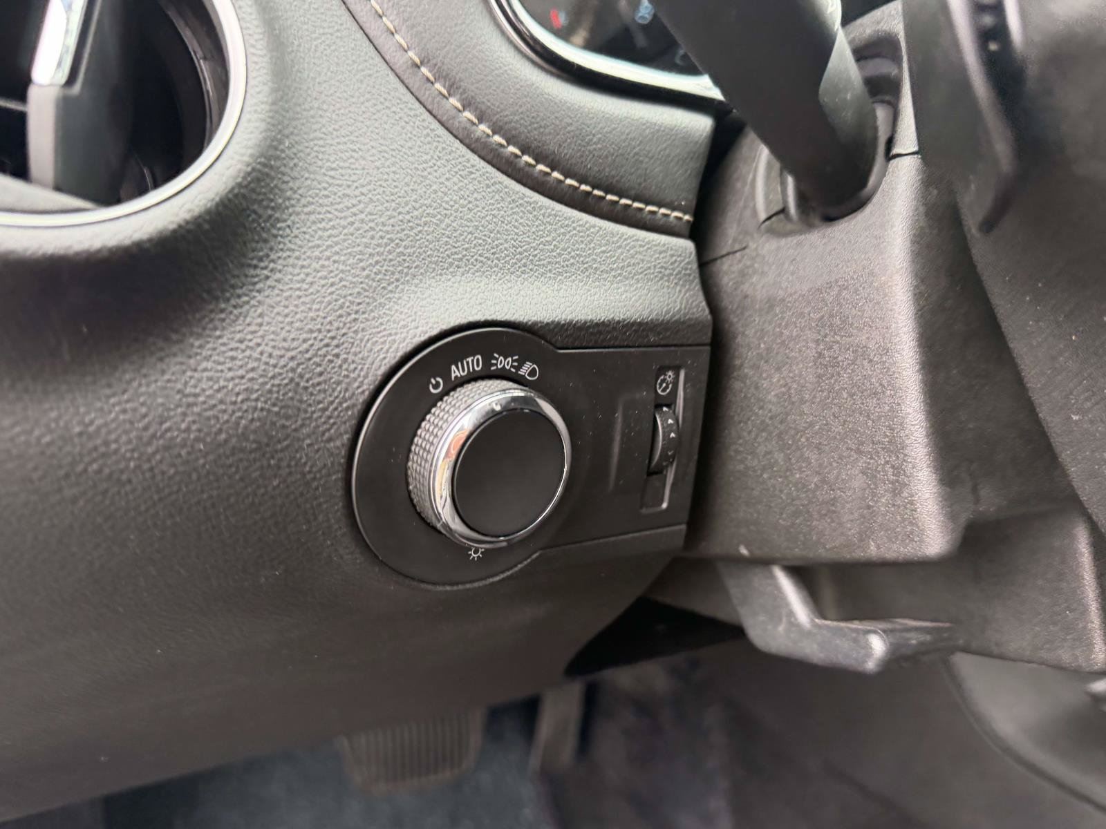 Used 2014 Chevrolet Camaro LS RWD image 15
