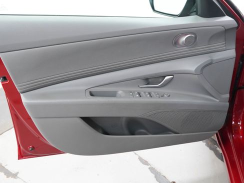 Used 2025 Hyundai Elantra SEL FWD image 19