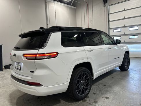 New 2026 Jeep Grand Cherokee L Summit w/ Obsidian Package AWD/4WD image 6