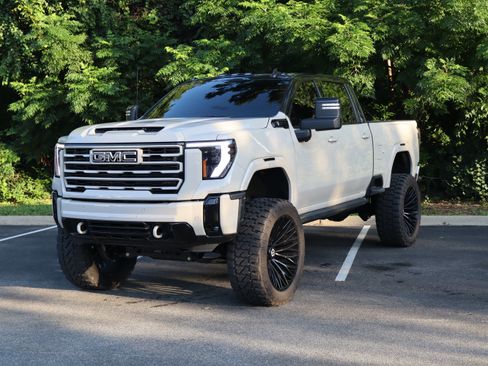 Used 2026 GMC Sierra 2500 AT4 w/ AT4 Premium Plus Package AWD/4WD image 5