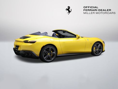 Certified 2025 Ferrari Roma Spider image 9