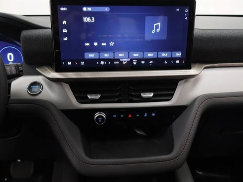 New 2026 Ford Explorer Active w/ Active Comfort Package AWD/4WD image 9
