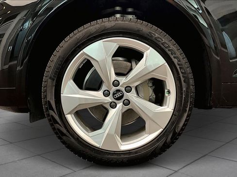 Used 2025 Audi Q5 2.0T Premium Plus w/ Premium Plus Package image 10