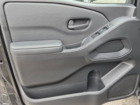 Used 2023 Nissan Frontier S w/ Technology Package image 9