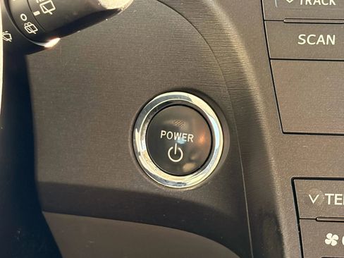 Used 2011 Toyota Prius Two image 33