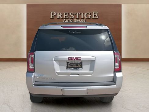 Used 2018 GMC Yukon XL SLT w/ Open Road Package AWD/4WD image 32