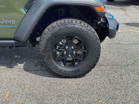 Used 2024 Jeep Wrangler Unlimited AWD/4WD image 9