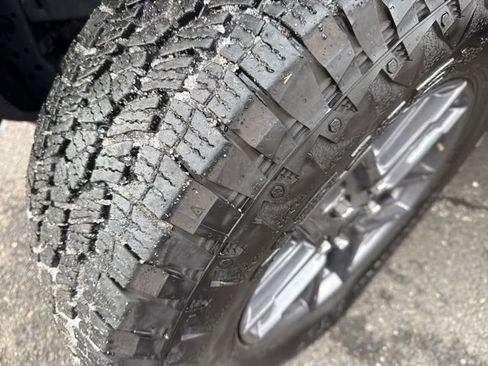 Used 2025 Jeep Wrangler Sport S image 8