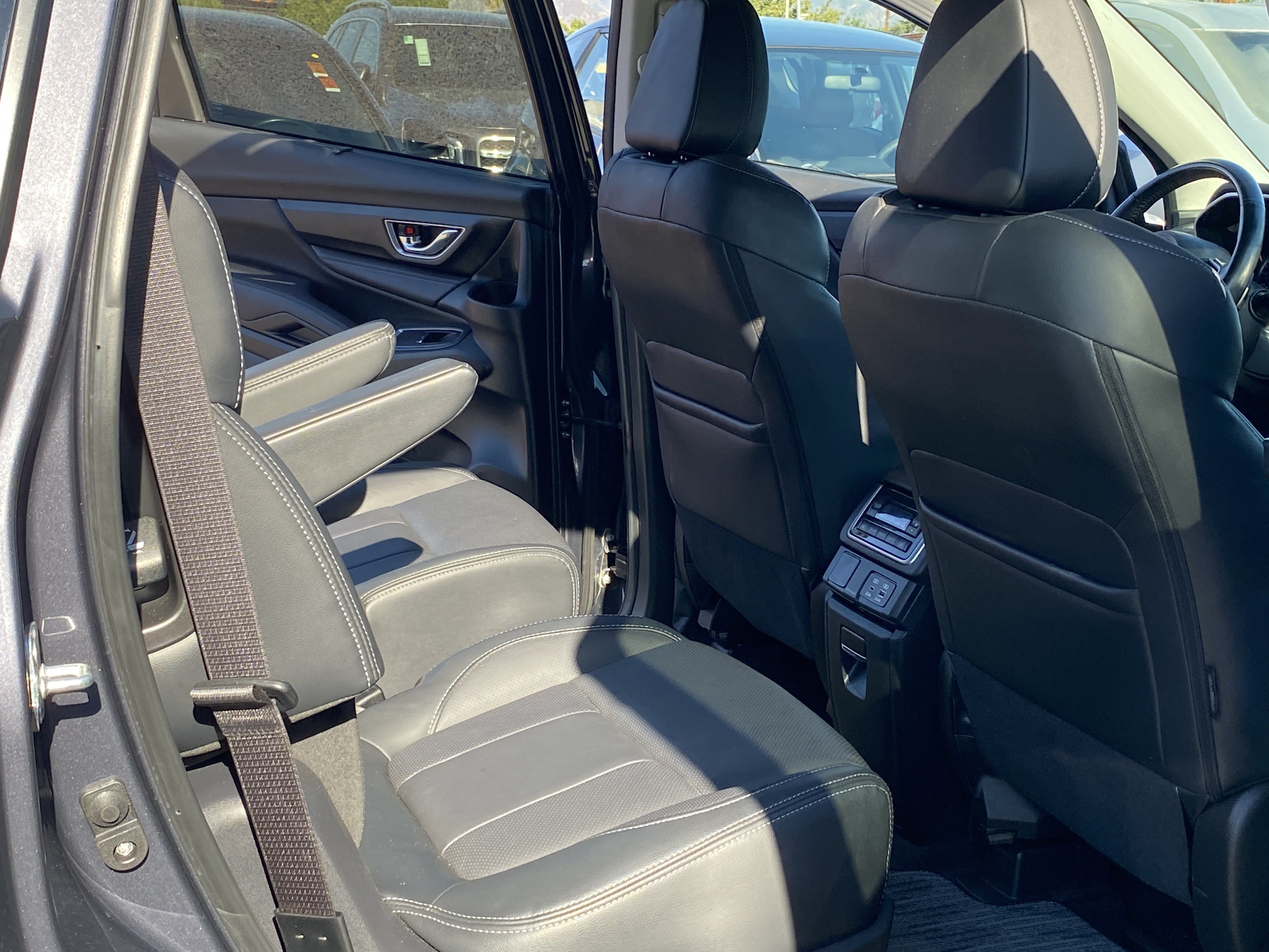 Used 2023 Subaru Ascent Limited w/ Technology Package AWD/4WD image 22