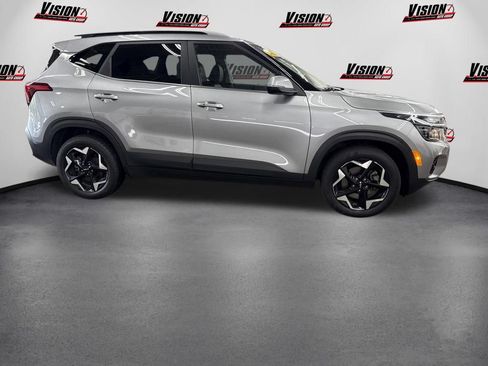 Used 2024 Kia Seltos EX AWD/4WD image 4
