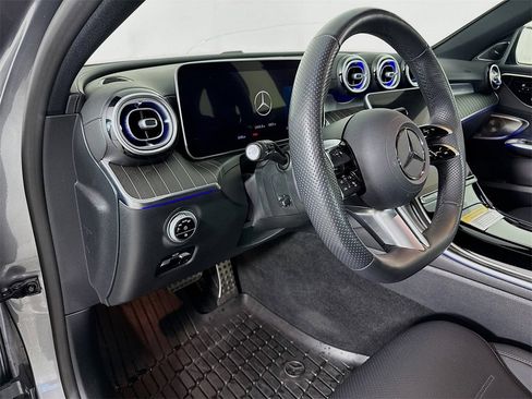 Used 2025 Mercedes-Benz C 300 4MATIC Sedan image 4