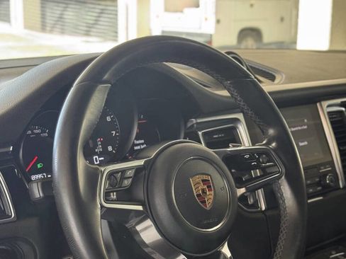 Used 2017 Porsche Macan AWD/4WD image 19