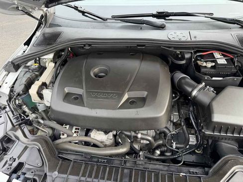 Used 2017 Volvo S60 T5 Inscription image 22