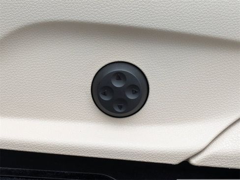 Used 2018 Mercedes-Benz GLC 300 image 27