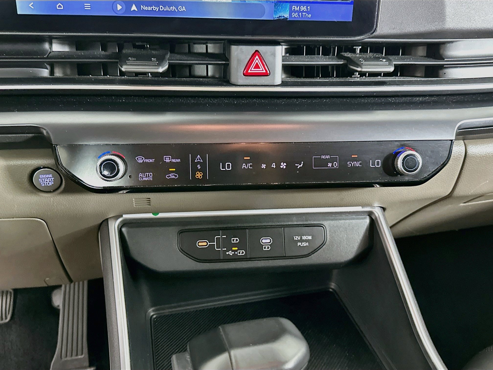 Used 2026 Kia Carnival FWD image 24