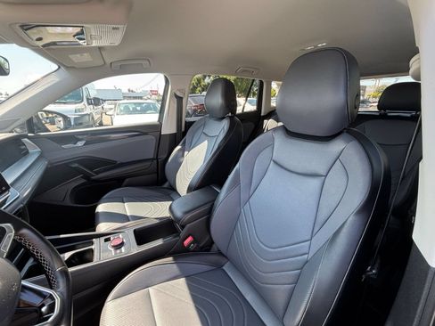 Used 2026 Volkswagen Tiguan SE AWD/4WD image 49