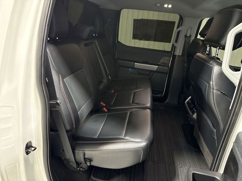 Used 2022 Ford F150 Lariat w/ Trailer Tow Package image 28