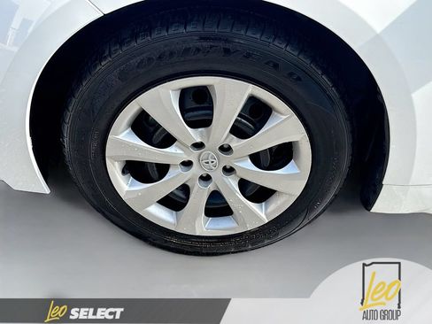 Used 2024 Toyota Corolla LE FWD image 30