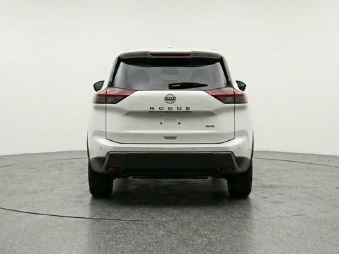 Used 2025 Nissan Rogue SV image 7