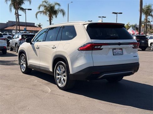 Used 2024 Toyota Grand Highlander Limited image 8