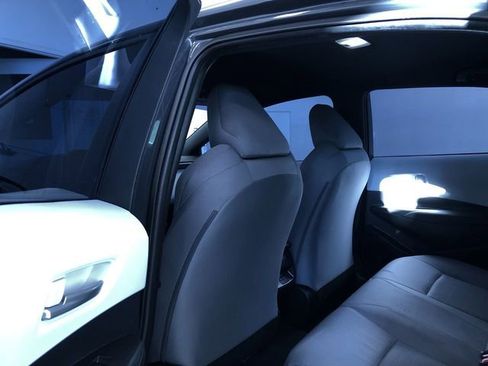 Certified 2025 Toyota Corolla SE image 19