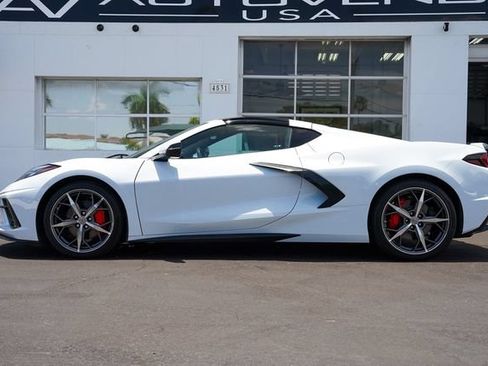 Used 2022 Chevrolet Corvette Stingray Coupe w/ Engine Appearance Package RWD image 4