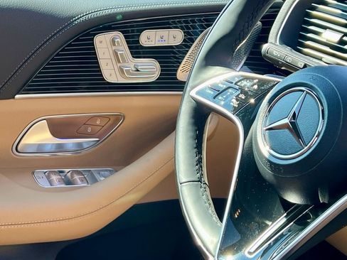 Certified 2024 Mercedes-Benz GLS 580 4MATIC image 23