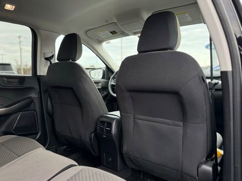 Used 2022 Ford Escape SE w/ SE Sport Appearance Package image 21