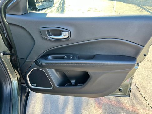 Used 2021 Jeep Compass Latitude w/ Sun and Sound Group image 27