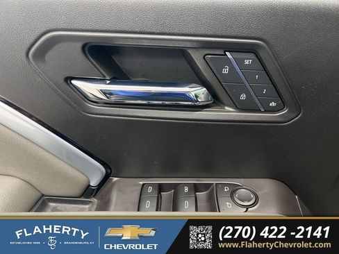 Used 2023 Chevrolet Colorado ZR2 w/ ZR2 Convenience Package III image 22