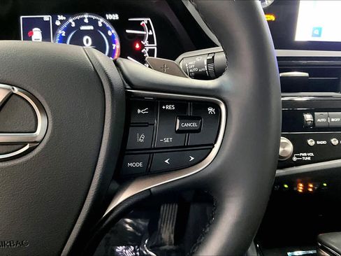 Used 2025 Lexus ES 350 w/ Premium Package image 25