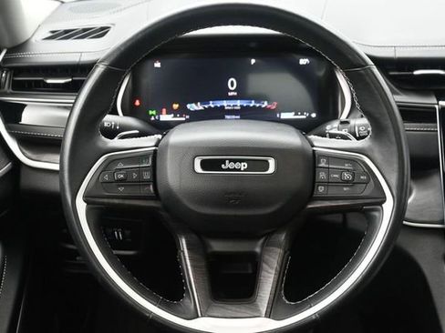 Used 2022 Jeep Grand Cherokee L Limited AWD/4WD image 25