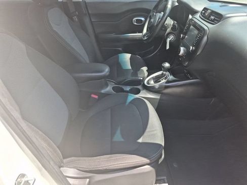 Used 2018 Kia Soul + FWD image 24