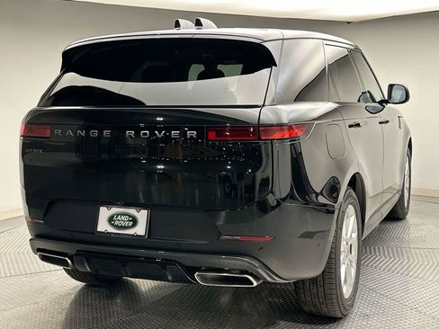 Used 2025 Land Rover Range Rover Sport image 2