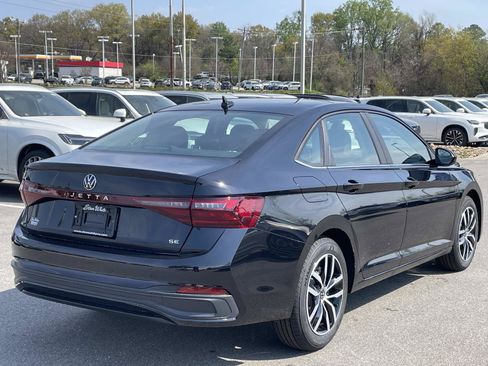 New 2026 Volkswagen Jetta SE FWD image 7