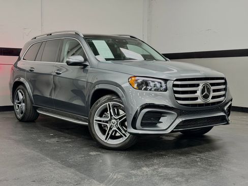 Used 2026 Mercedes-Benz GLS 450 4MATIC image 2