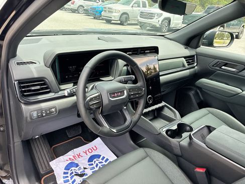 New 2026 GMC Terrain AT4 w/ Technology Package II AWD/4WD image 10