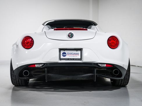 Used 2018 Alfa Romeo 4C Spider RWD image 4