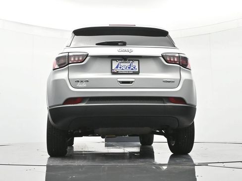 Used 2024 Jeep Compass Latitude AWD/4WD image 40